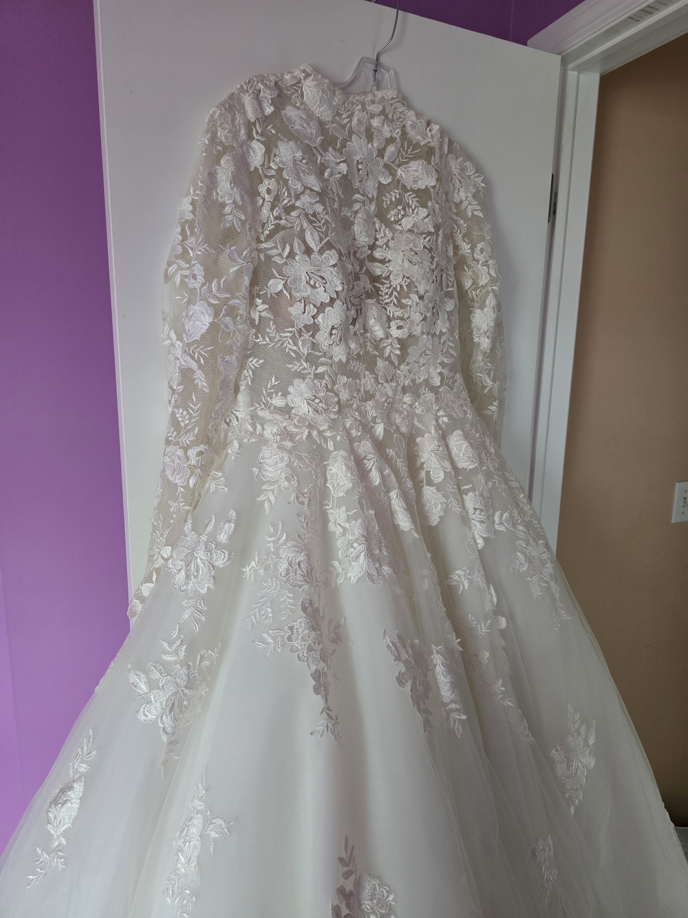 Ivory Lace Long-Sleeve Ball Wedding Dress